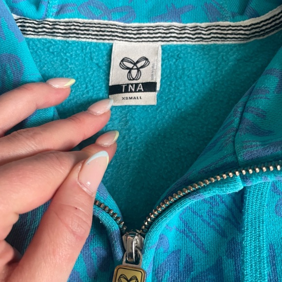 TNA zip hoody - Picture 2 of 2